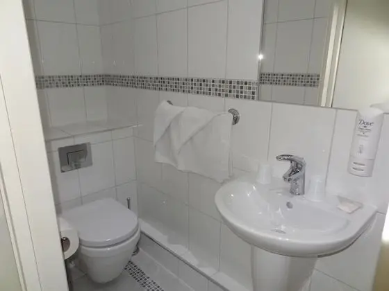 Üç Kişilik Oda, Banyolu/Duşlu