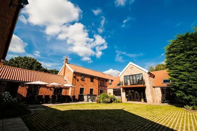 Ev (Highfields Lodge - max 23 people)