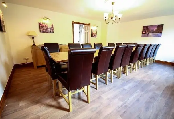 Ev (Highfields Lodge - max 23 people)