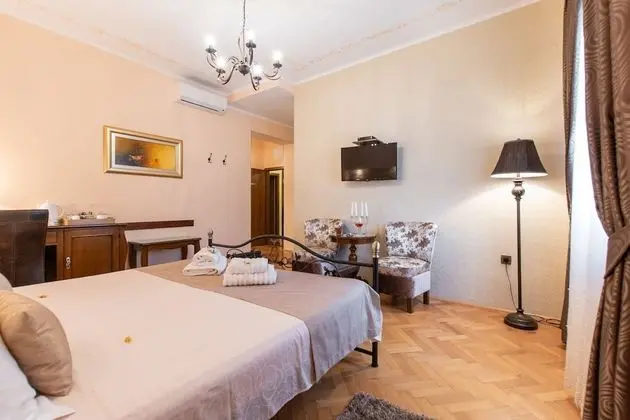 Deluxe Tek Büyük Yataklı Oda