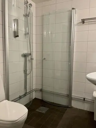 Tek Kişilik Oda, Ortak Banyo