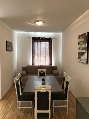 Deluxe Apart Daire, 2 Yatak Odası, Balkon (Arsenal TOP 6 incl. Extra Fees)