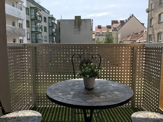 Deluxe Apart Daire, 2 Yatak Odası, Balkon (Arsenal TOP 6 incl. Extra Fees)