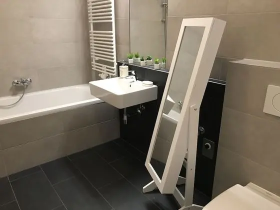 Deluxe Apart Daire, 2 Yatak Odası, Balkon (Arsenal TOP 6 incl. Extra Fees)