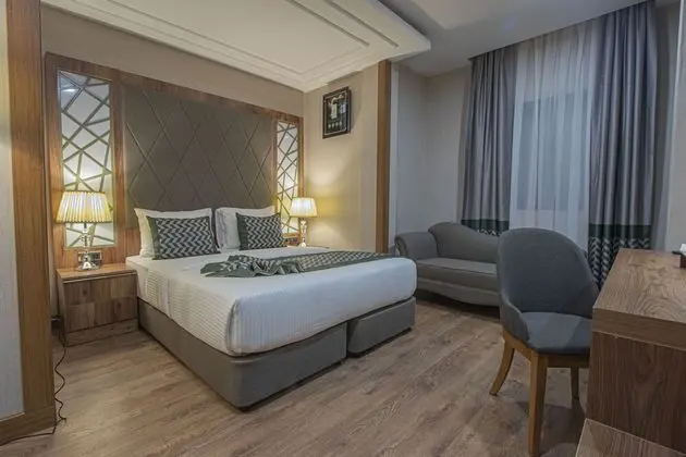 Deluxe Tek Büyük Yataklı Oda