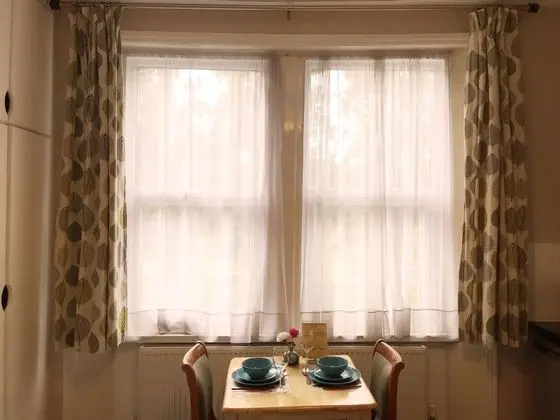 Büyük Yataklı Tek Kişilik Oda