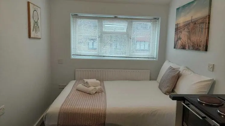 Büyük Yataklı Tek Kişilik Oda