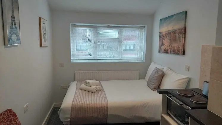 Büyük Yataklı Tek Kişilik Oda