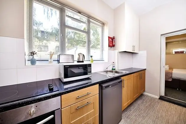 Büyük Yataklı Tek Kişilik Oda