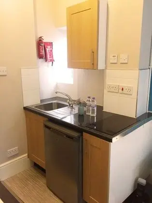 Büyük Yataklı Tek Kişilik Oda