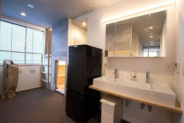Oda, Sigara İçilmez, Buzdolabı ve Mikrodalga (Capsule Room, Men only floor)