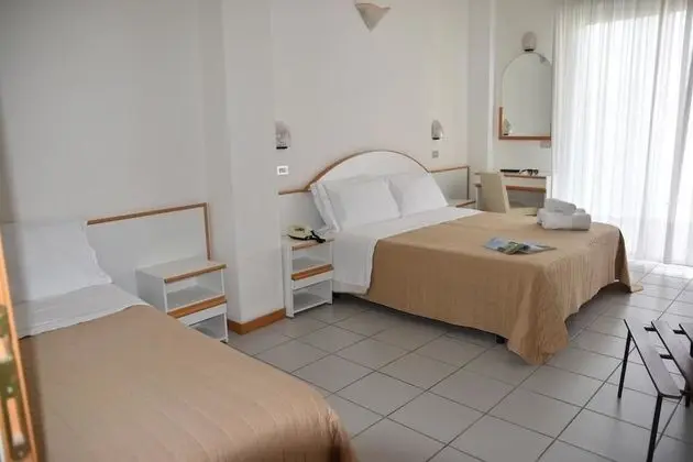 Comfort Tek Büyük veya İki Ayrı Yataklı Oda, Balkon