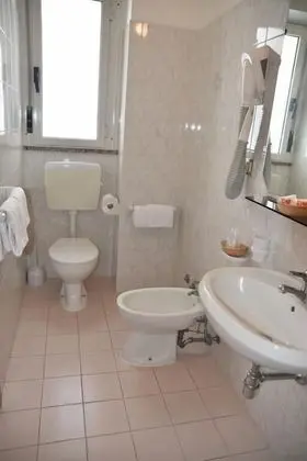 Comfort Tek Büyük veya İki Ayrı Yataklı Oda, Balkon