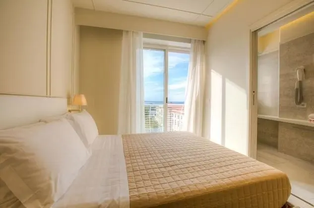 Superior Üç Kişilik Oda, Balkon