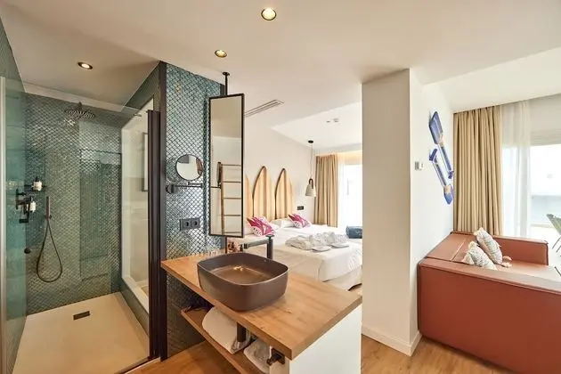 Hang Loose Suite