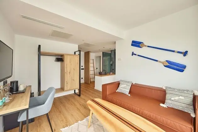 Hang Loose Suite