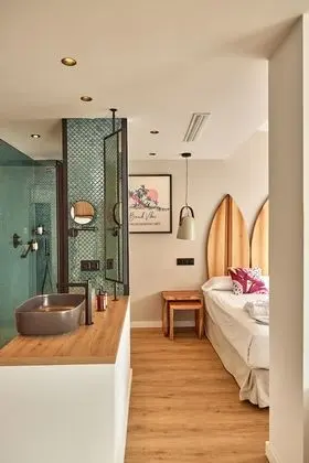 Hang Loose Suite