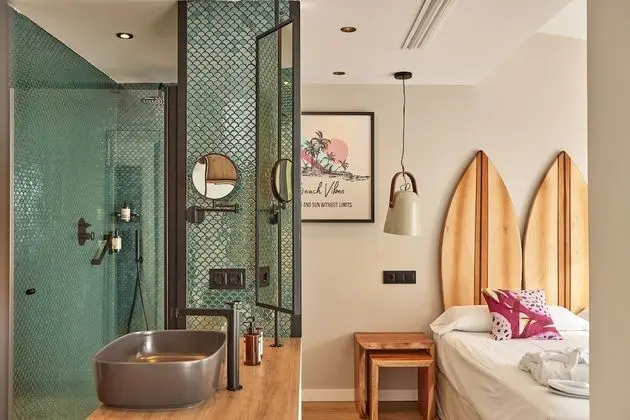 Hang Loose Suite