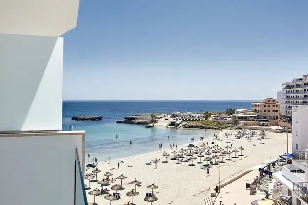 Tek Büyük Yataklı Oda, Balkon, Kısmi Deniz Manzaralı