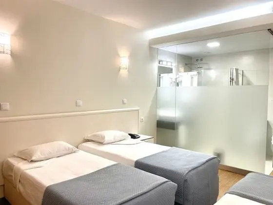 Superior Üç Kişilik Oda, 3 Tek Kişilik Yatak