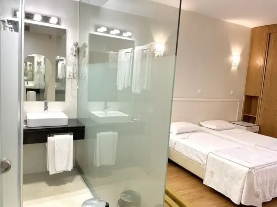 Superior Üç Kişilik Oda, 3 Tek Kişilik Yatak