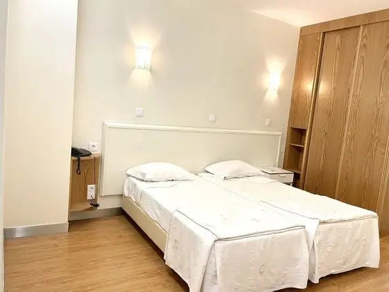 Twin Standard Handicap Facilities