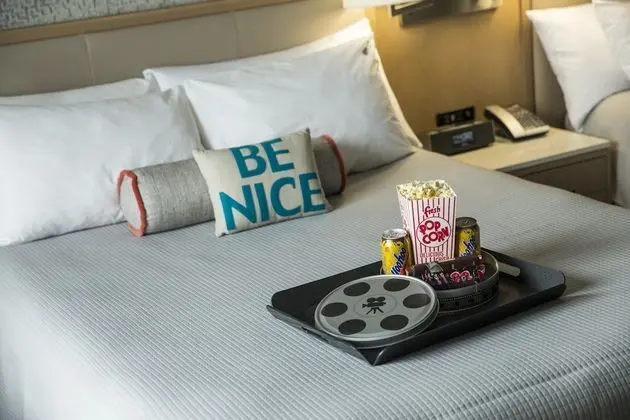 Deluxe Oda, 2 Büyük (Queen) Boy Yatak, Sigara İçilmez (Exclusive Universal Park Benefits)