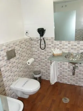 Basic Tek Büyük Yataklı Oda