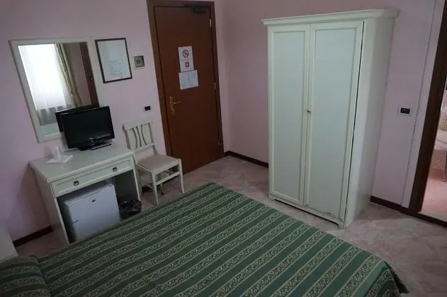 1 Çift Kişilik Veya 2 Tek Kişilik Yatak Standard