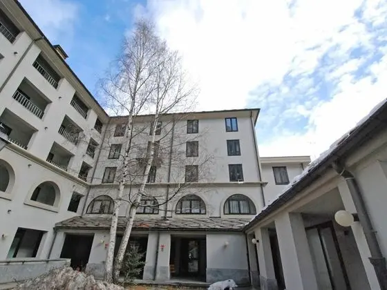Ev