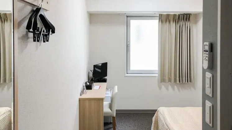 Tek Kişilik Oda, Sigara İçilmez