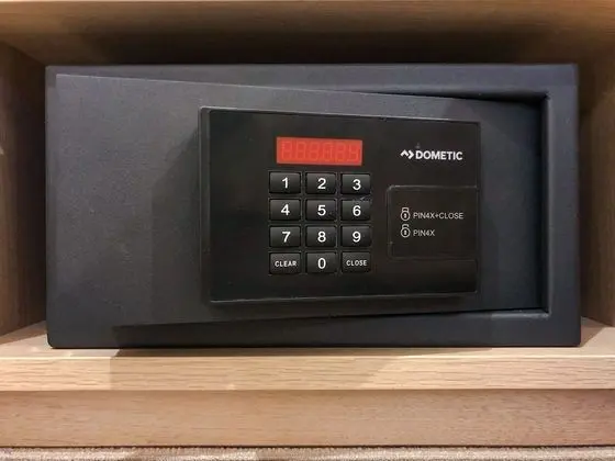 Tek Kişilik Oda, Sigara İçilmez