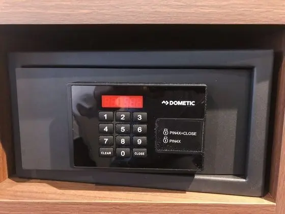 Tek Büyük Yataklı Oda, Sigara İçilmez