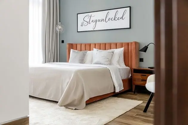 Premium Tek Büyük Yataklı Oda