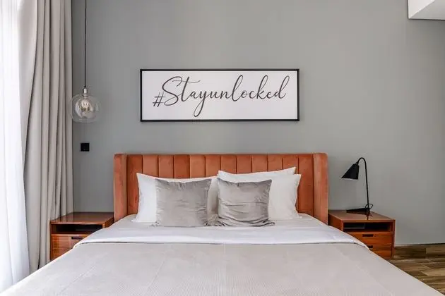 Premium Tek Büyük Yataklı Oda