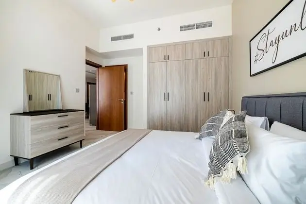 City Tek Büyük Yataklı Oda