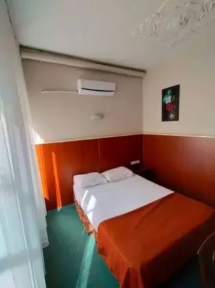 Tek Kişilik, Şehir Manzaralı
