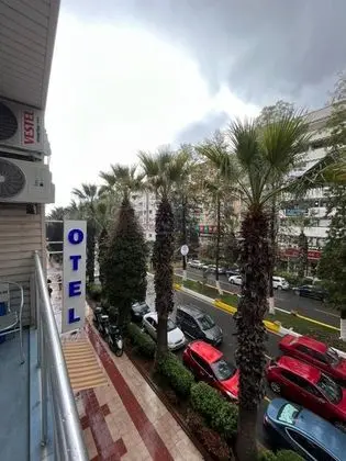 Triple, Şehir Manzaralı
