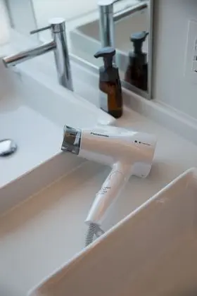 Ortak Ranzalı Oda, Sadece kadınlar için, Ortak Banyo