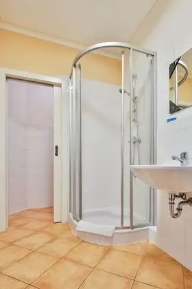 Comfort Tek Büyük veya İki Ayrı Yataklı Oda