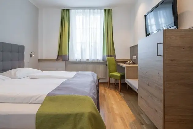 Standard Tek Büyük veya İki Ayrı Yataklı Oda