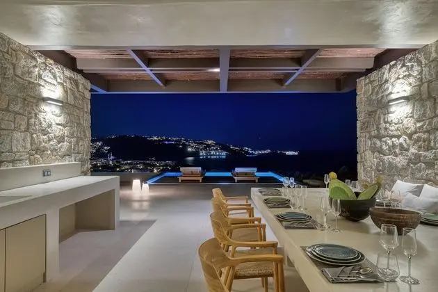 5 Bedroom Villa Private Pool & Outdoor Fireplace