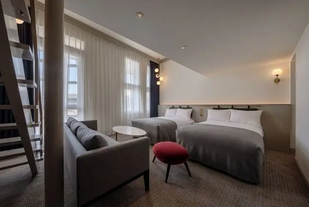 Çatı Katı (Loft), Sigara İçilmez (Unwind)