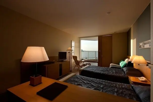 Oda (MAURA, Western Style)