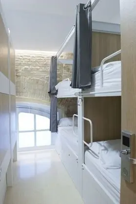 Ortak Ranzalı Oda, Karma Ranzalı Oda, Ortak Banyo (16 people)