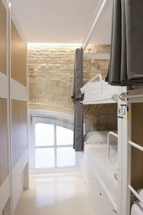 Ortak Ranzalı Oda, Karma Ranzalı Oda, Ortak Banyo (16 people)