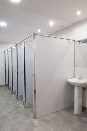 Ortak Ranzalı Oda, Sadece kadınlar için, Ortak Banyo (16 People)