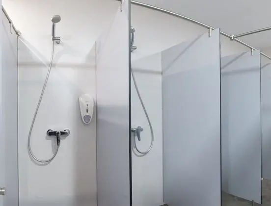 Ortak Ranzalı Oda, Sadece kadınlar için, Ortak Banyo (16 People)