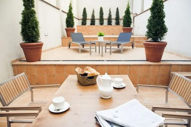 Duplex Apartment, 2 Bedrooms, Patio