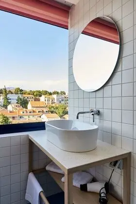 Deluxe Tek Büyük Yataklı Oda, 1 Çift Kişilik Yatak, Şehir Manzaralı